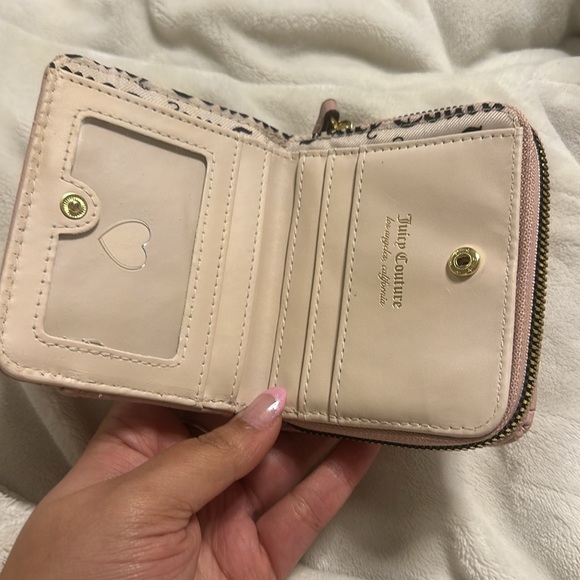 Juicy couture wallet - Picture 3 of 5